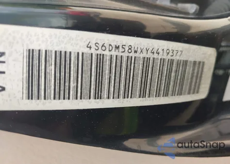 2000 Honda Passport Ex/Lx from USA, damaged, VIN 4S6DM58WXY4419377